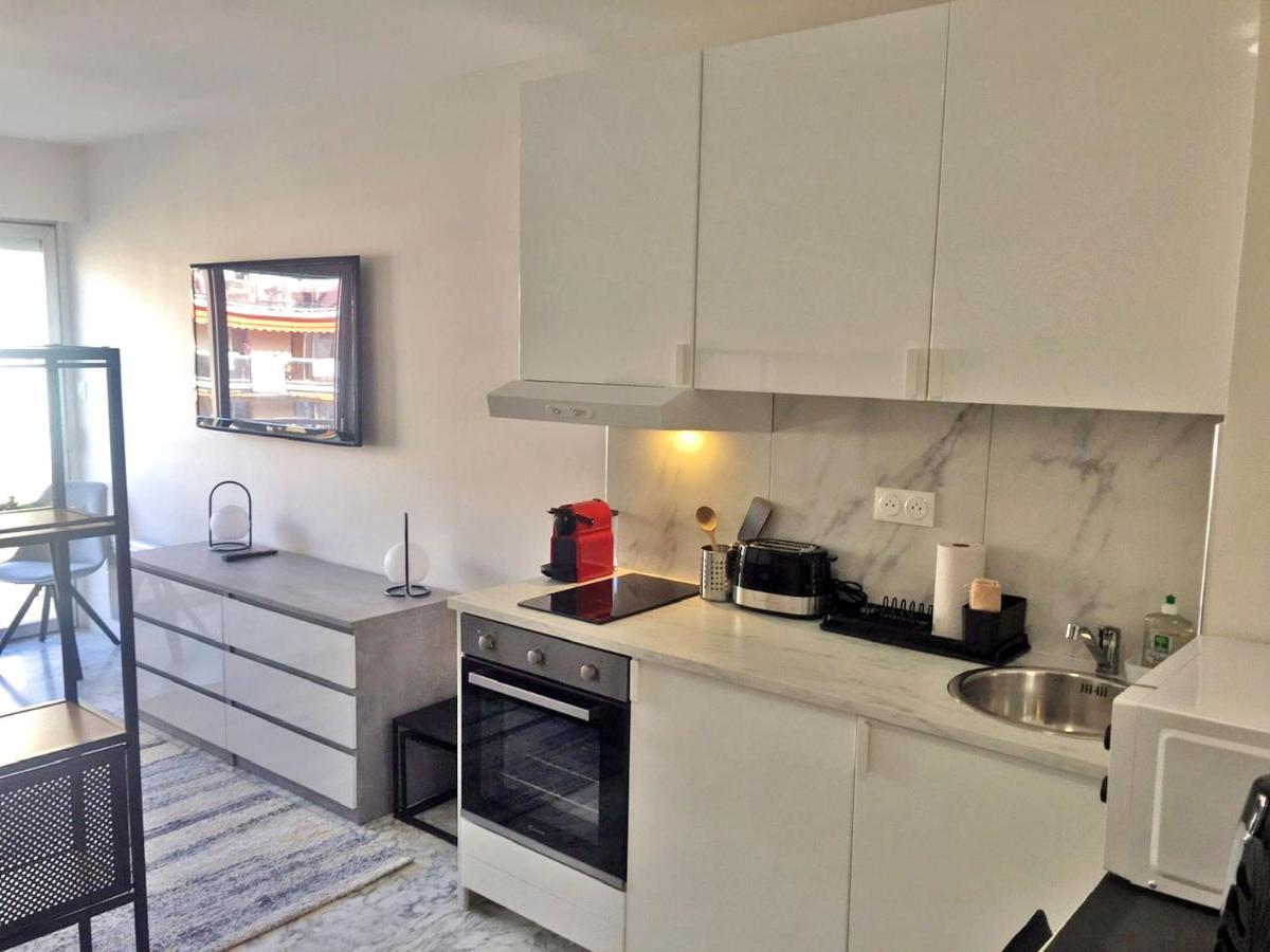 Beachfront On Promenade Des Apartment *