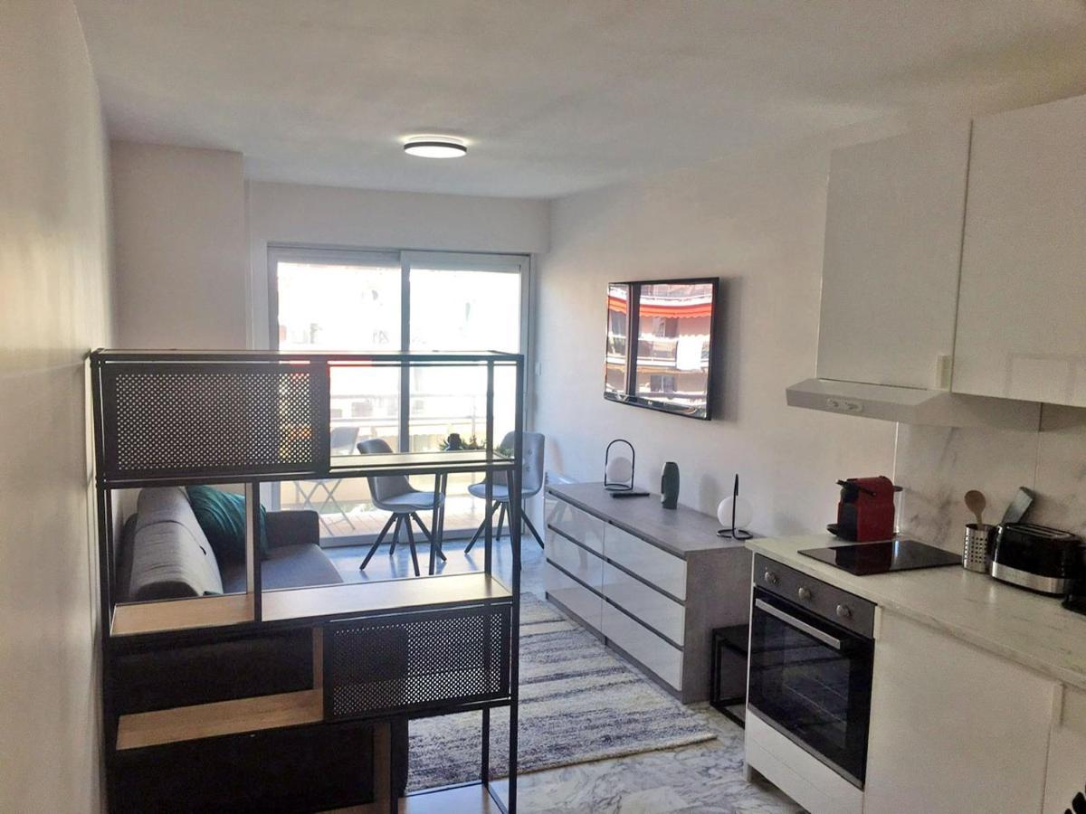 Beachfront On Promenade Des Apartment *