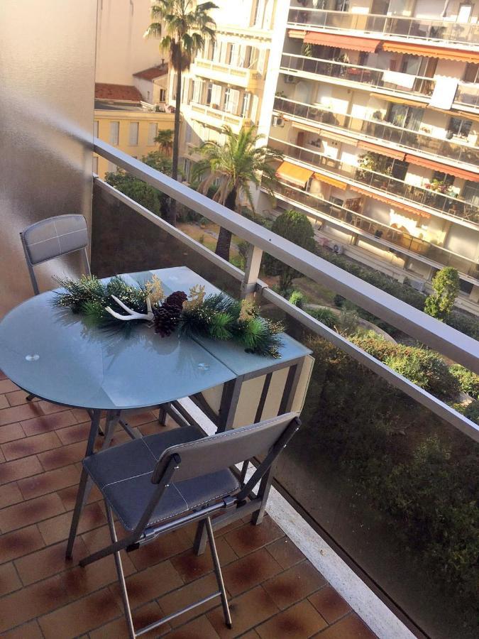 Beachfront On Promenade Des Apartment